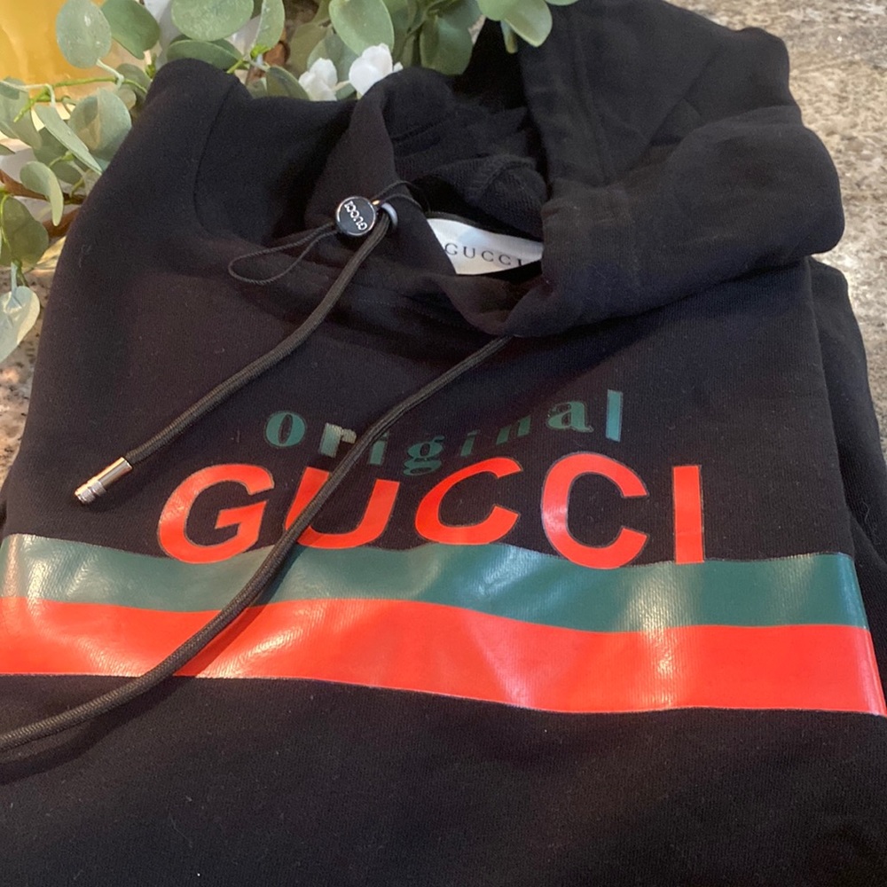 Gift to me , New never worn . Not sure if Authentic.